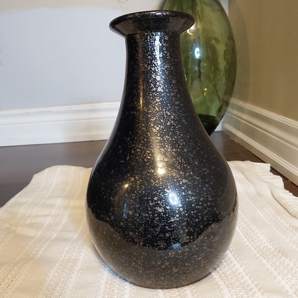 Other - Black and gold decorator vase